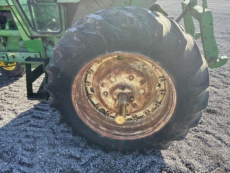 john-deere-4520-image-35