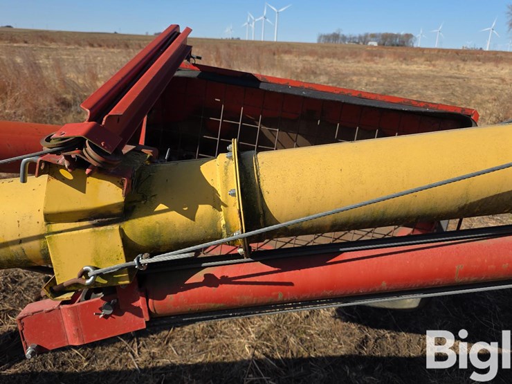 westfield-1060-auger-w/swing-hopper-image-19