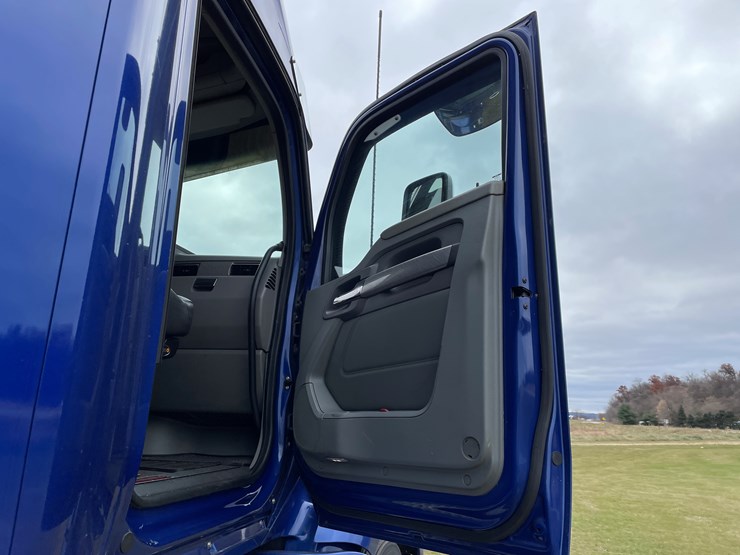 kenworth-t680-image-78