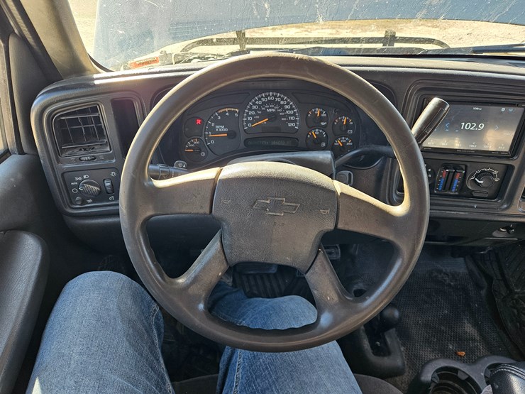 chevrolet-silverado-3500-image-45