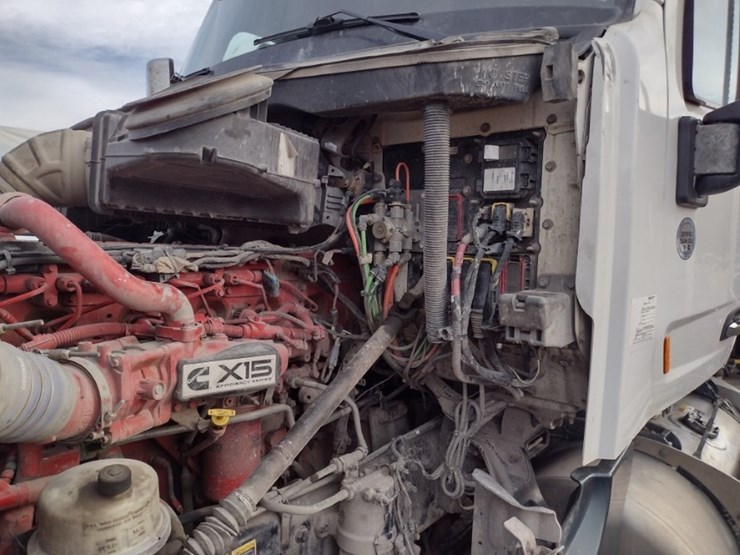 peterbilt-567-image-15