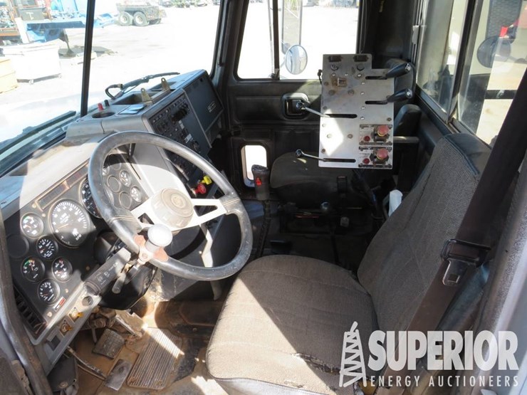 1998-mack-cl713-image-12