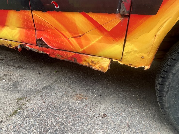 #1404-•-2006-chevy-cargo-van-(wi-title-in-delay)-image-10