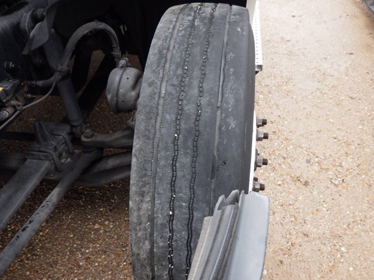 freightliner-cascadia-126-image-27