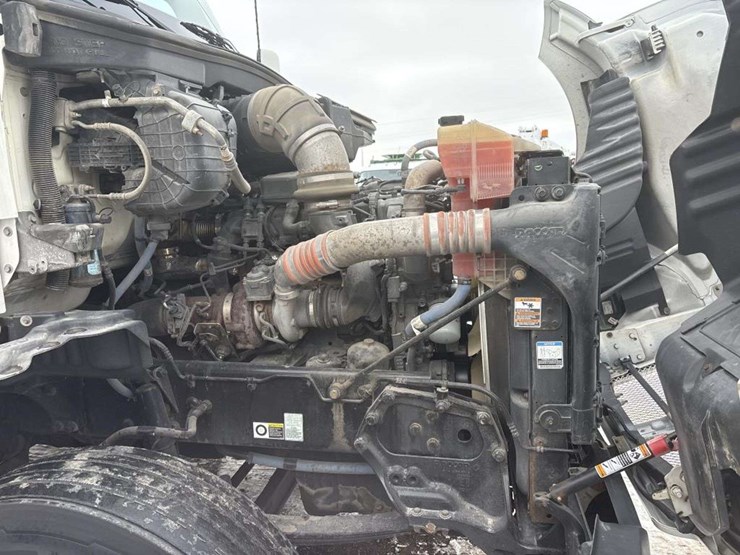 2018-kenworth-t680-image-26