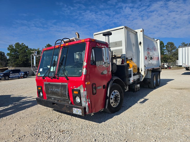 2007-mack-le613-image-2