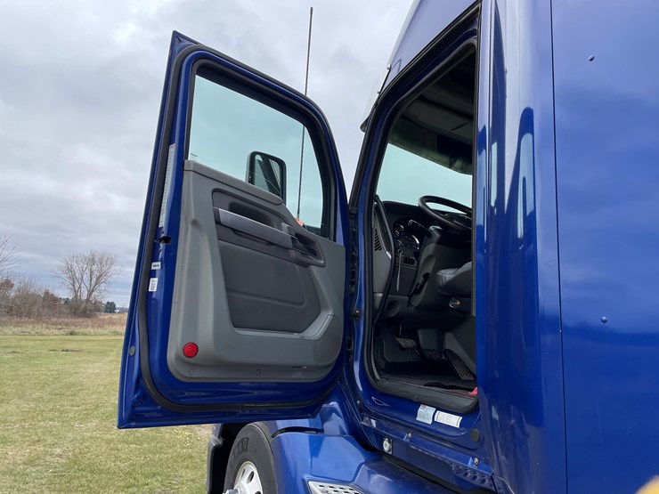 kenworth-t680-image-45