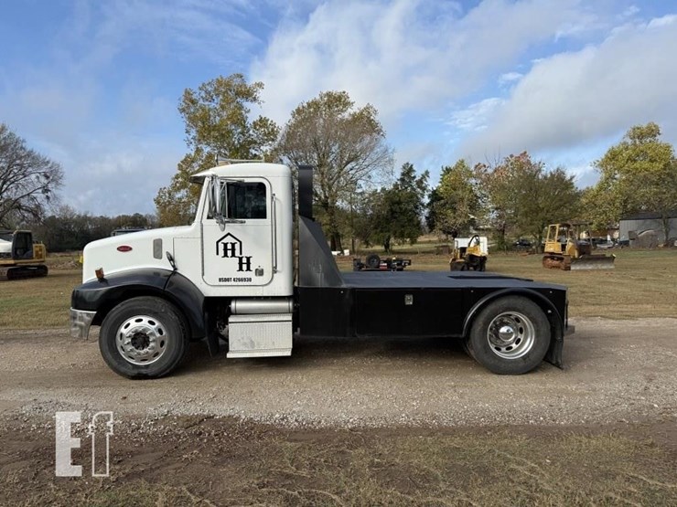 peterbilt-330-image-8