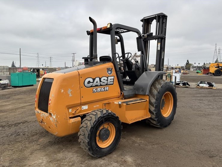 2016-case-586h-image-3