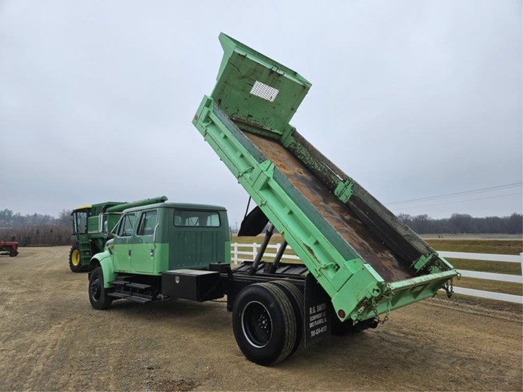 international-4900-image-11