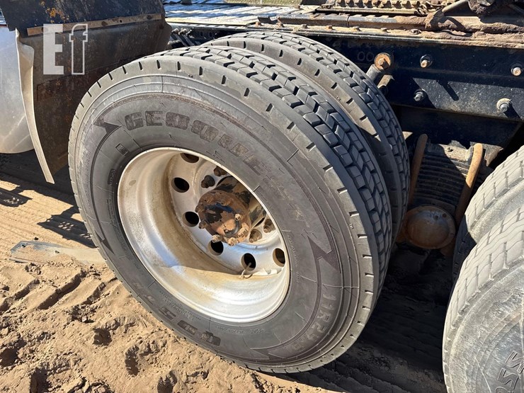 2015-mack-pinnacle-chu613-image-10