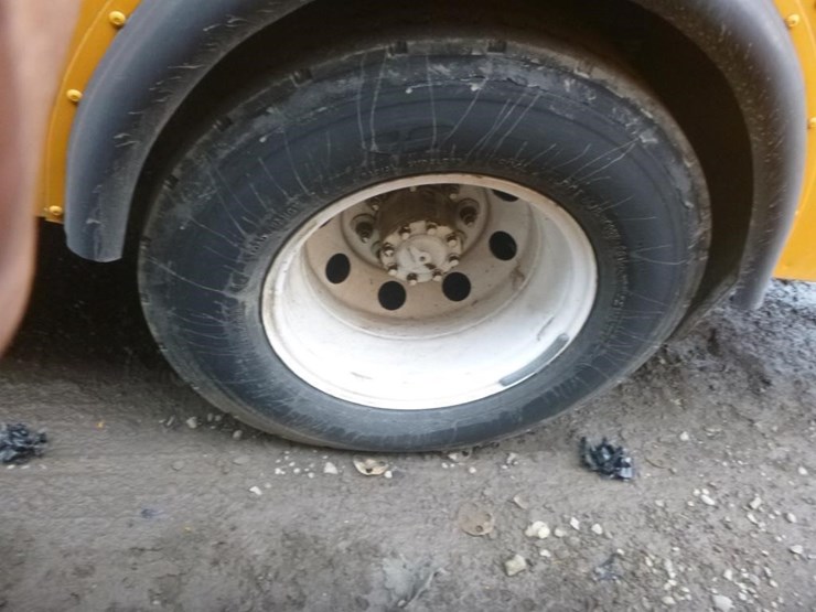 2004-ford-e450-image-18