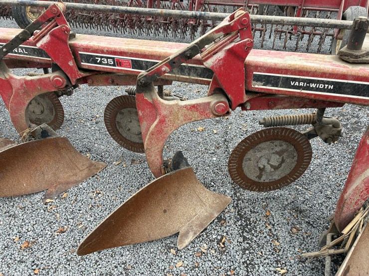 case-ih-735-image-4