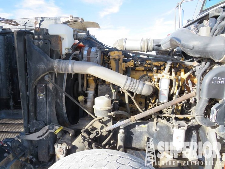 peterbilt-388-image-5