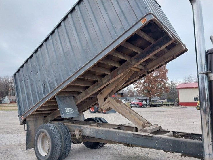 international-4700-image-17