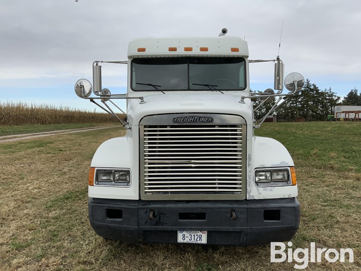 1996-freightliner-fld112-image-2