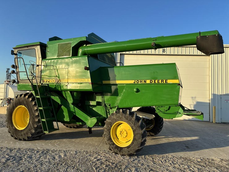 john-deere-7720-titan-ii-image-4