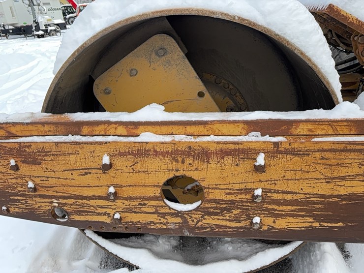 caterpillar-cs-563c-image-11