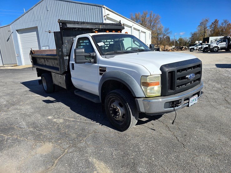 ford-f550-image-36