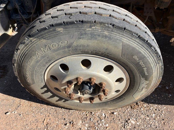 2012-peterbilt-367-image-12