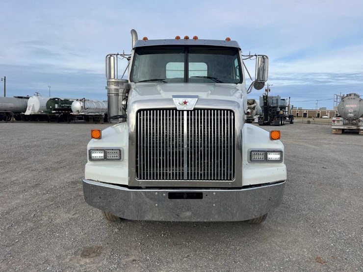 2016-western-star-4900-image-2