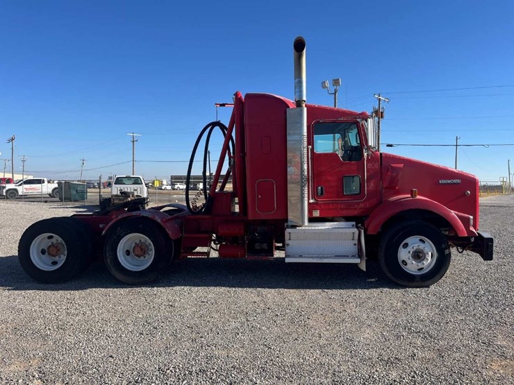 2010-kenworth-t800-image-4