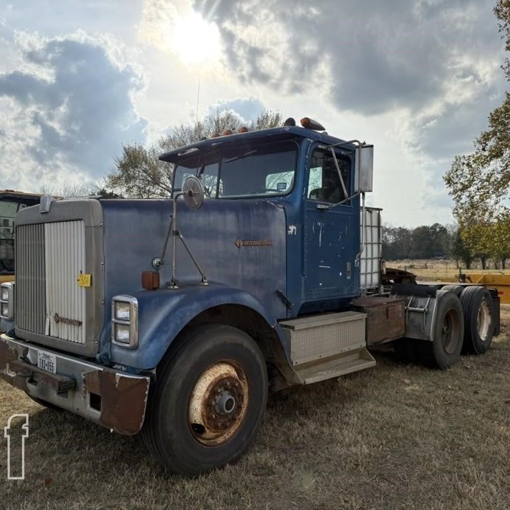 INTERNATIONAL 9300