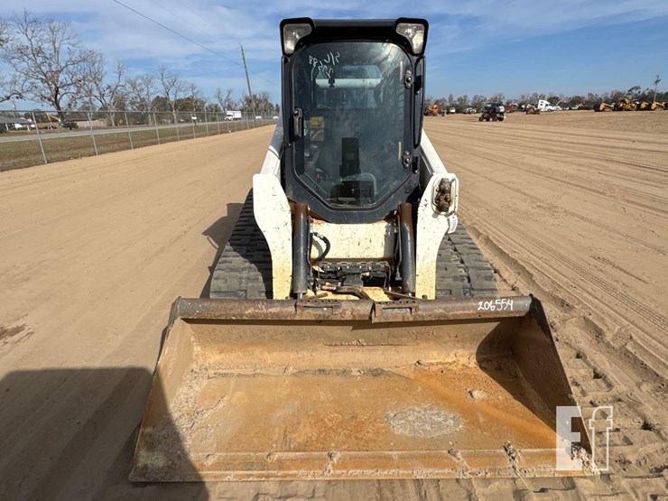 2022-bobcat-t740-image-7