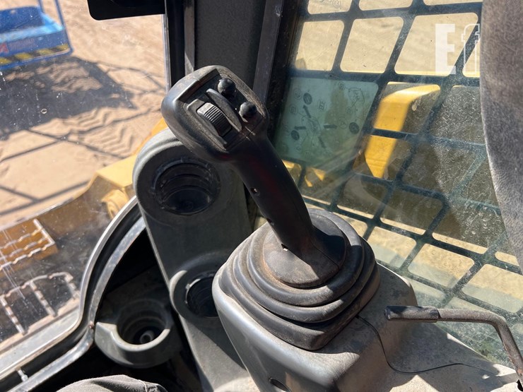 2018-caterpillar-289d-image-27