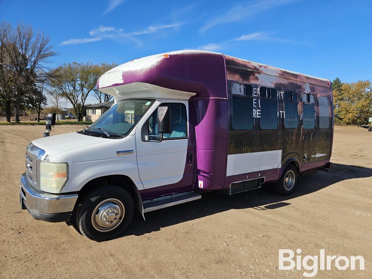 2010-ford-e450-image-1