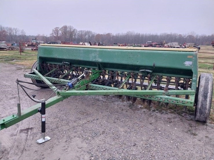 john-deere-8300-image-1