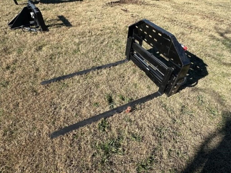 2025-hydraulic-side-shift-pallet-forks-image-1