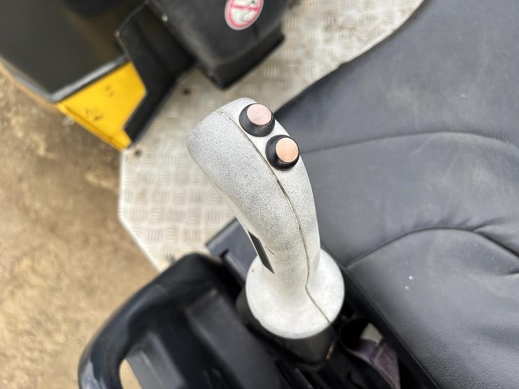 2017-bomag-bw120-image-22