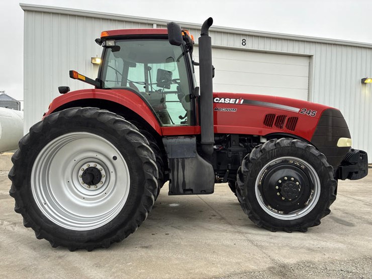 case-ih-magnum-245-image-4