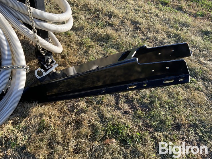 2022-montag-gen1-12r9t-9-ton-dry-fertilizer-cart-image-11