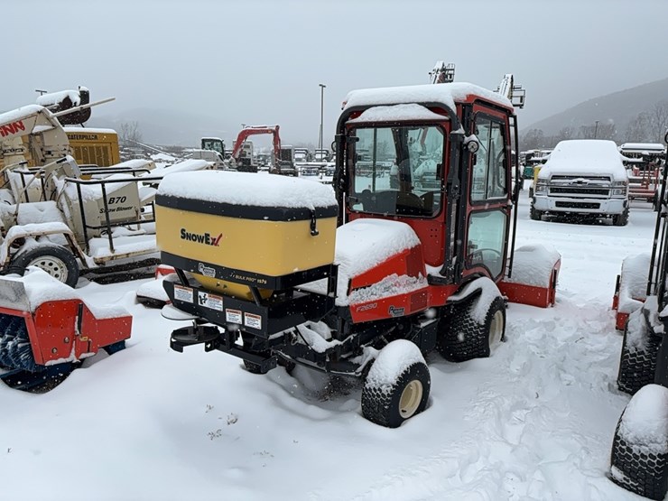 2022-kubota-f2690-image-4