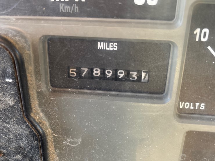 international-4700-image-12