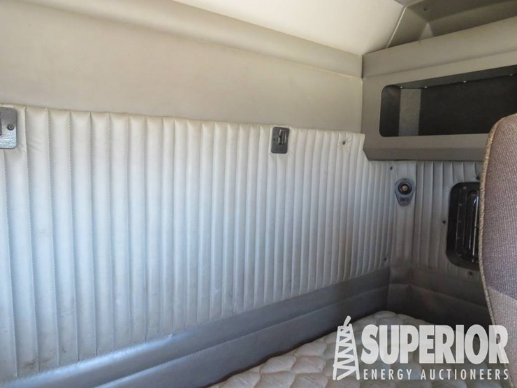 kenworth-t800-image-12