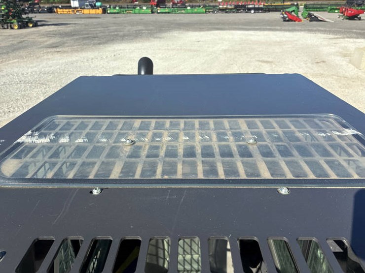 new-holland-c334-image-49