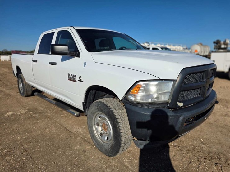 2014-dodge-ram-2500-image-2