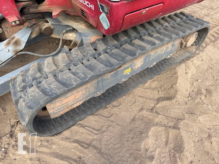 takeuchi-tb235-2-image-8