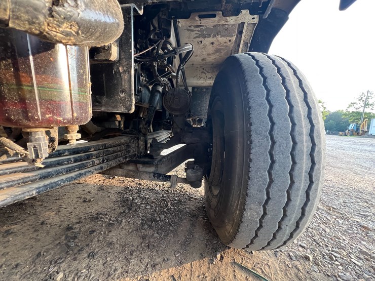 peterbilt-520-image-26