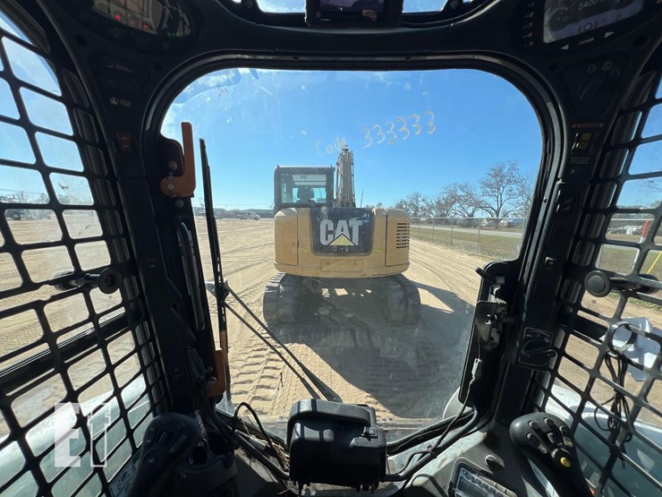 2023-bobcat-t770-image-30