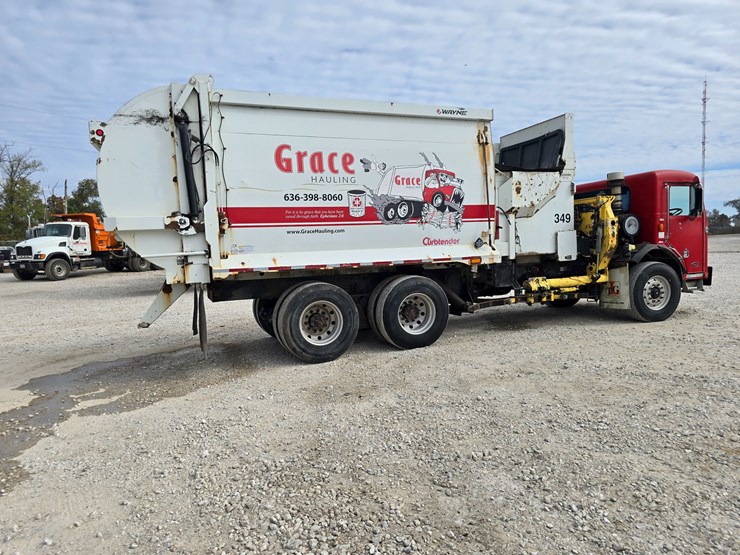 2003-peterbilt-320-image-31