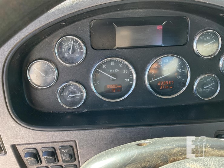 peterbilt-337-image-55