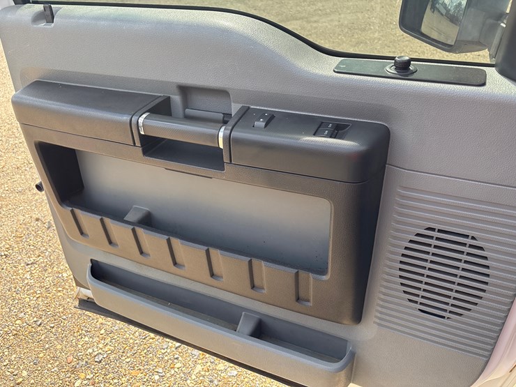 2013-ford-f250-image-13