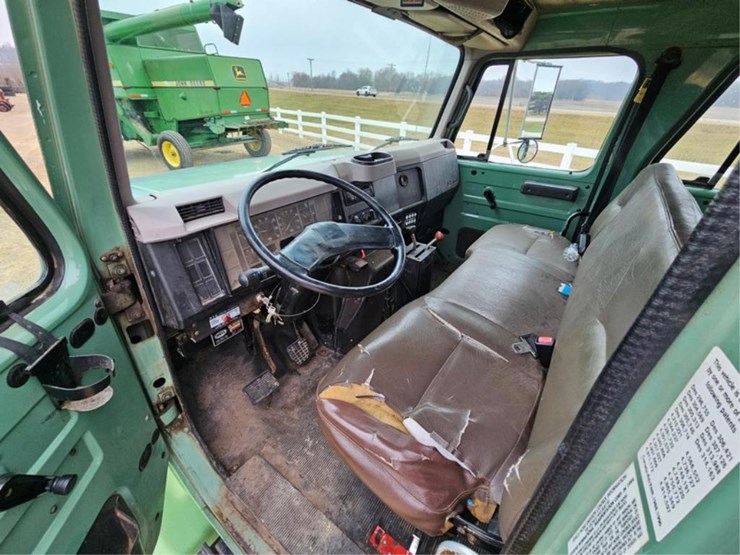 international-4900-image-29