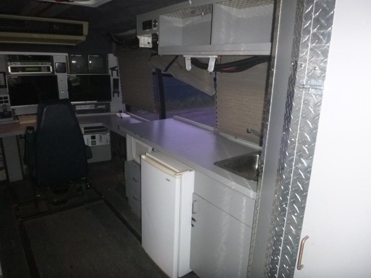 1997-ford-e450-image-12