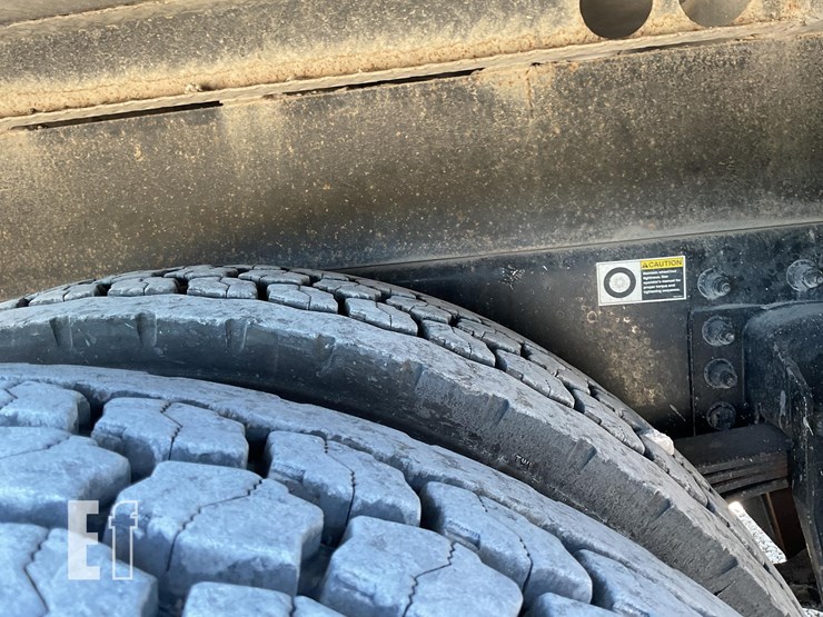 peterbilt-337-image-26