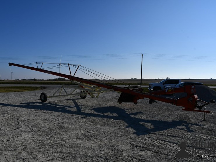 buhler-farm-king-y1070tm-10"x70'-swing-away-auger-image-3